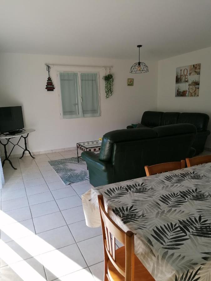 Maison D'Hotes Saint-Julien-l'Ars Esterno foto