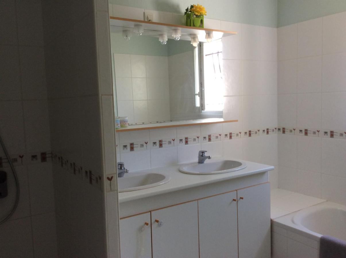 Maison D'Hotes Saint-Julien-l'Ars Esterno foto